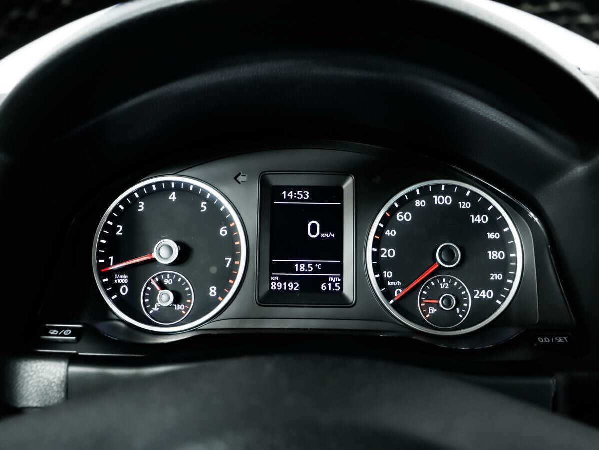 Б/У Фольксваген Тигуан 2015 года. Фото: #9