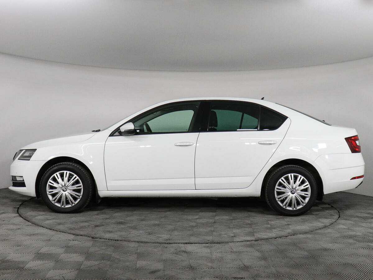 Б/У Шкода Октавия 2018 года. Фото: #7