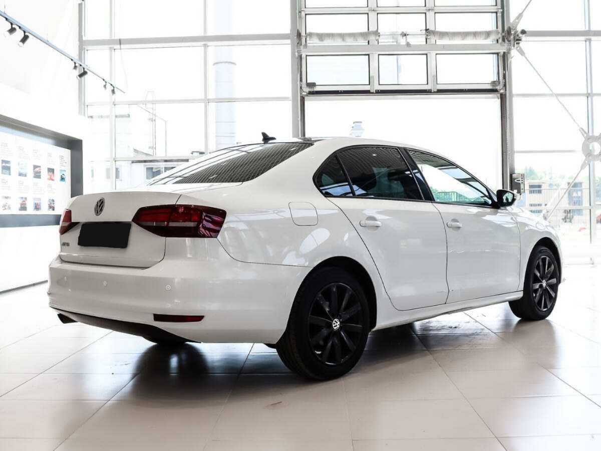 Б/У Фольксваген Джетта 2017 года. Фото: #4