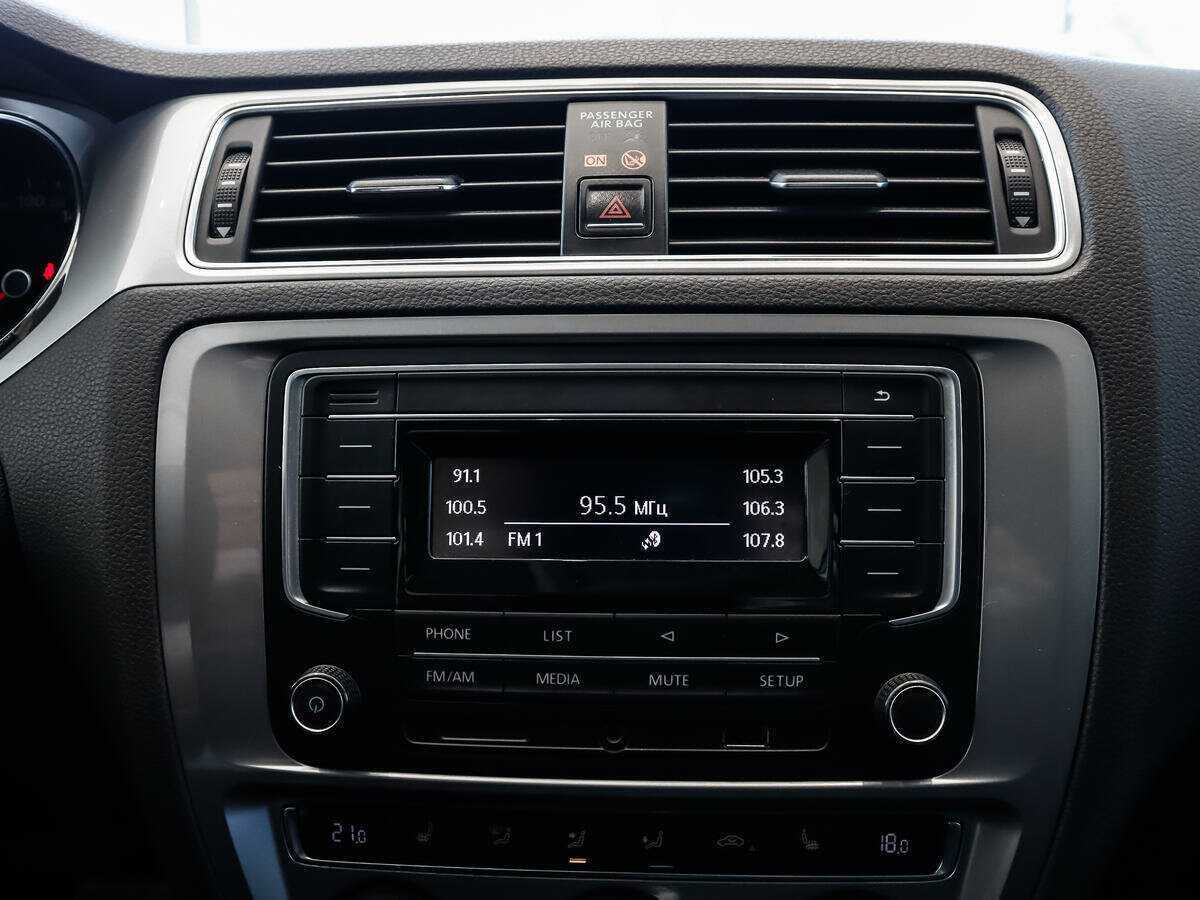 Б/У Фольксваген Джетта 2017 года. Фото: #12