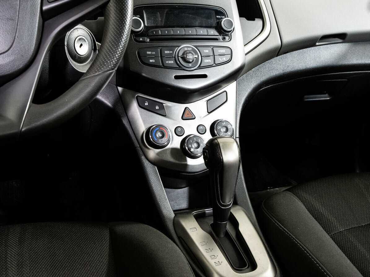 Б/У Шевроле Авео 2015 года. Фото: #11