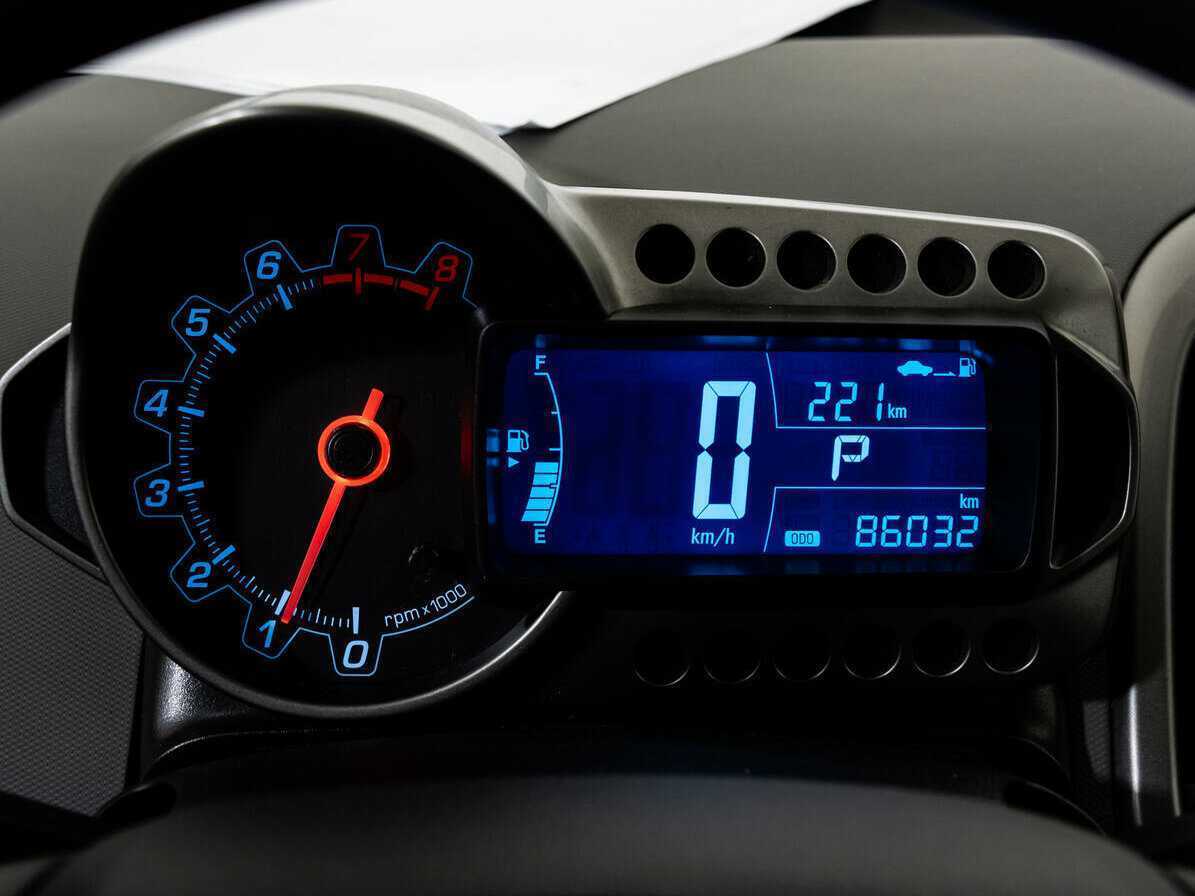 Б/У Шевроле Авео 2015 года. Фото: #14