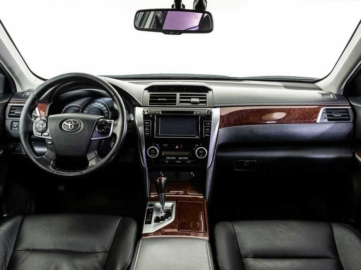 Б/У Тойота Камри 2014 года. Фото: #7