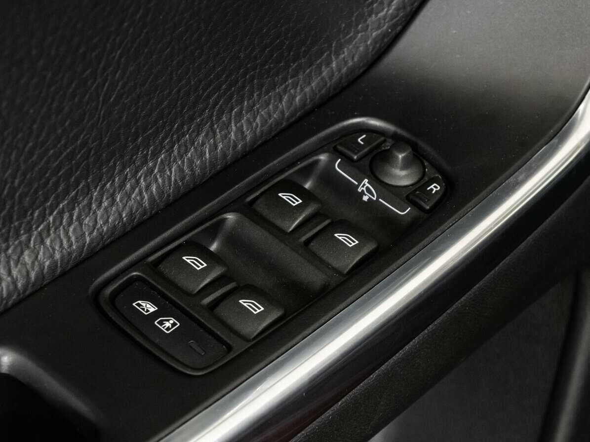 Б/У Вольво ИксЦ60 2013 года. Фото: #16