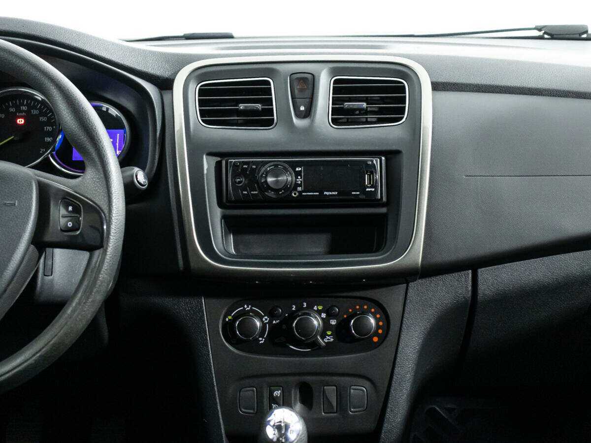 Б/У Рено Сандеро 2018 года. Фото: #12