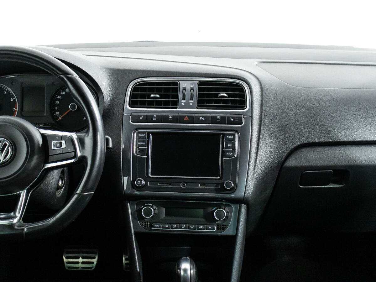 Б/У Фольксваген Поло 2018 года. Фото: #13