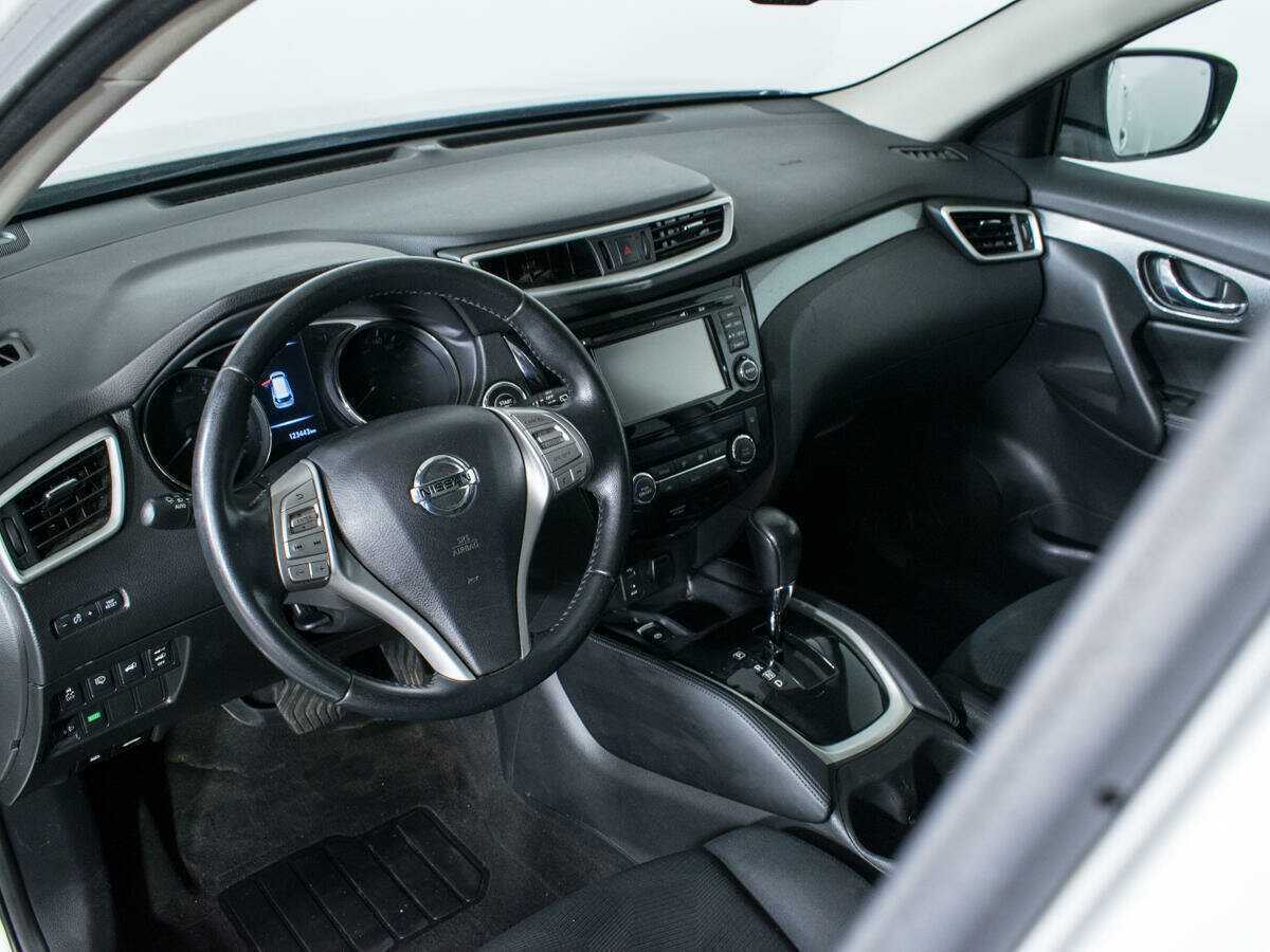 Б/У Ниссан Икс-Трейл 2015 года. Фото: #10