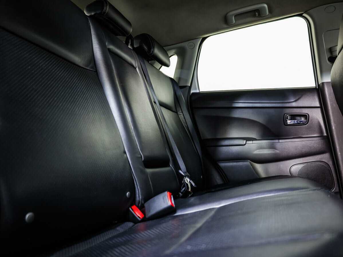 Б/У Митсубиши АС-Икс 2012 года. Фото: #11