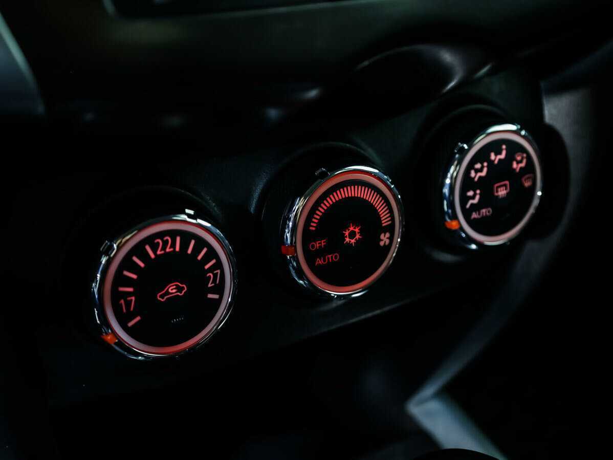 Б/У Митсубиши АС-Икс 2012 года. Фото: #13