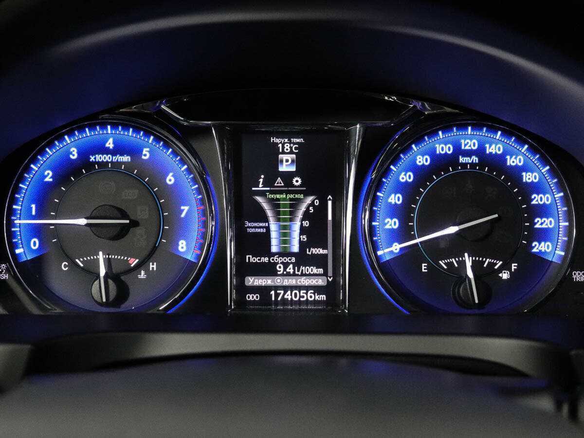 Б/У Тойота Камри 2015 года. Фото: #11