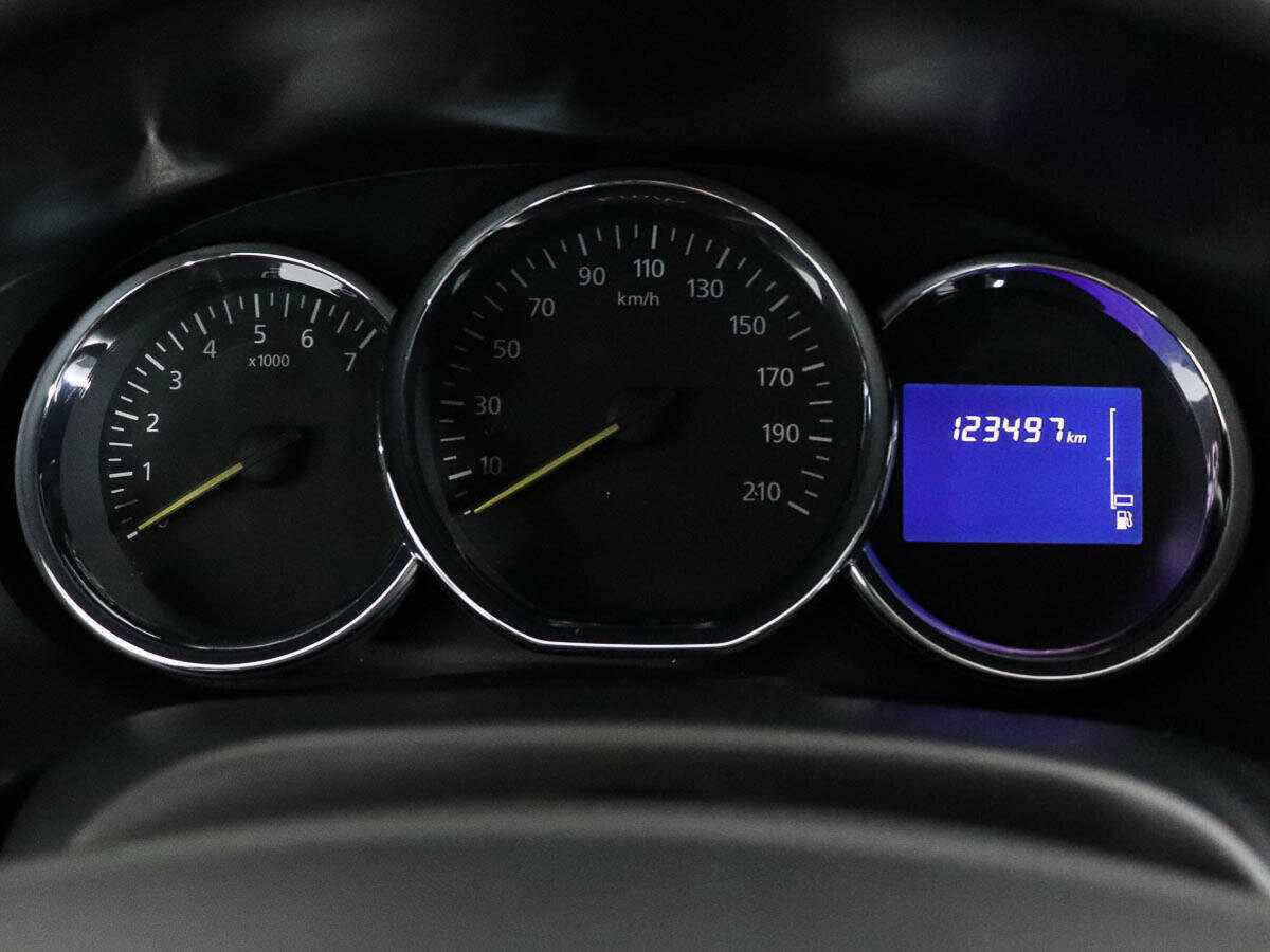 Б/У Рено Логан 2018 года. Фото: #9