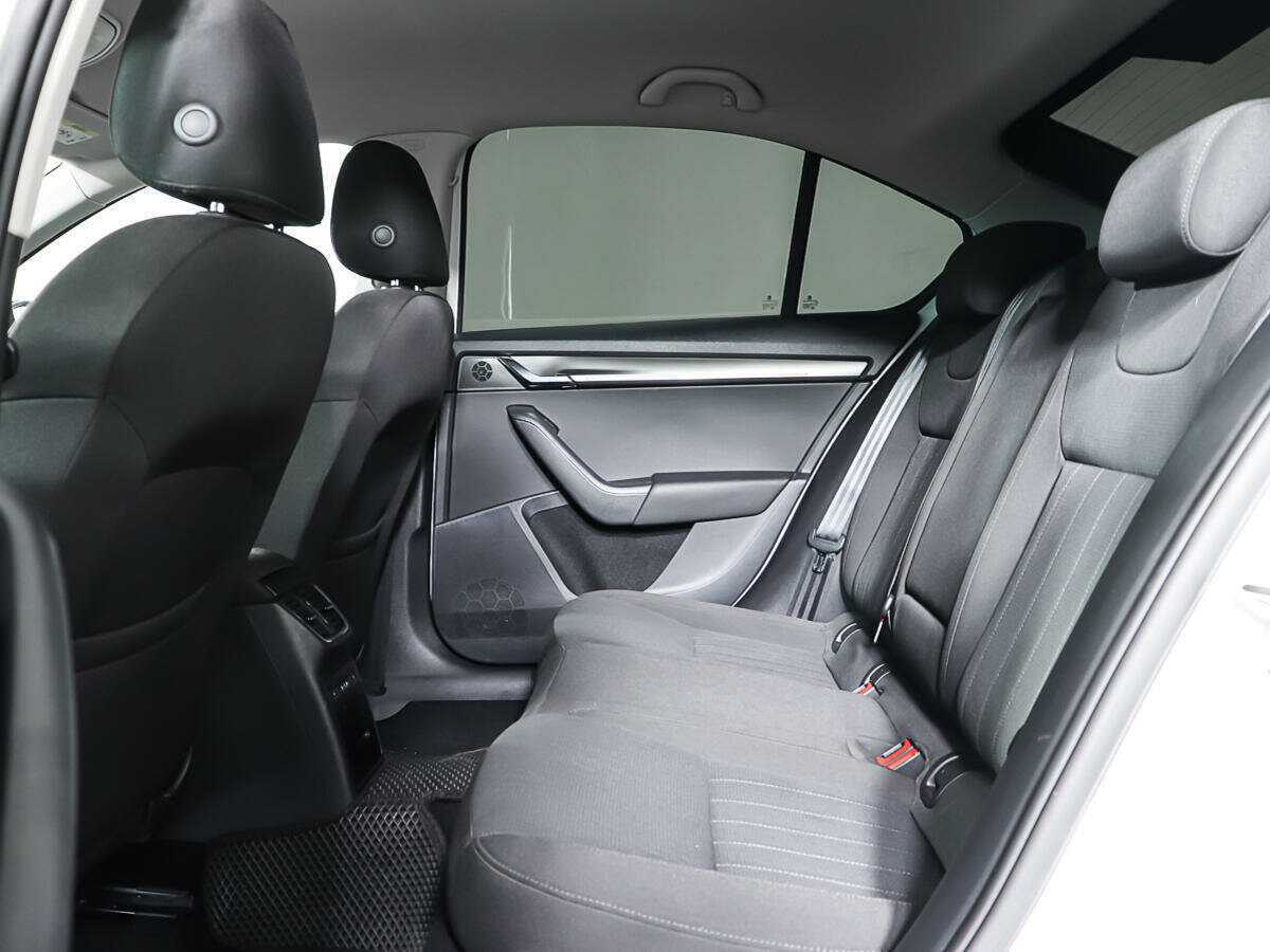 Б/У Шкода Октавия 2018 года. Фото: #11