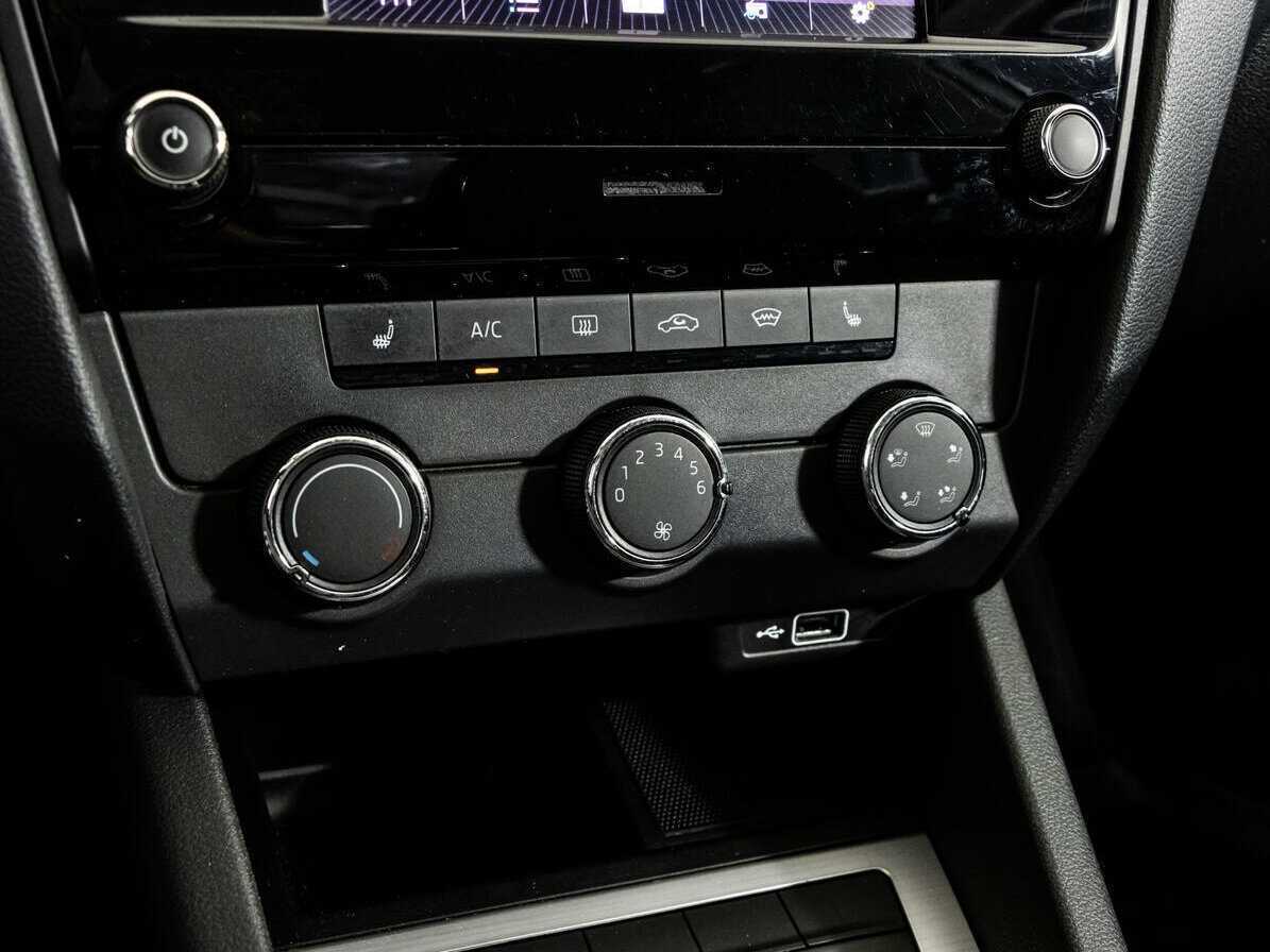 Б/У Шкода Октавия 2018 года. Фото: #13