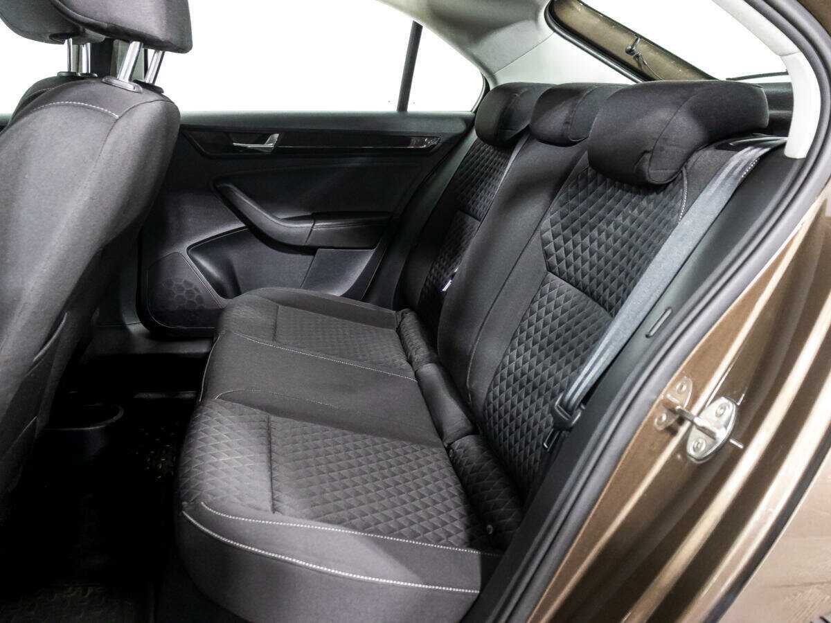 Б/У Шкода Рапид 2018 года. Фото: #9