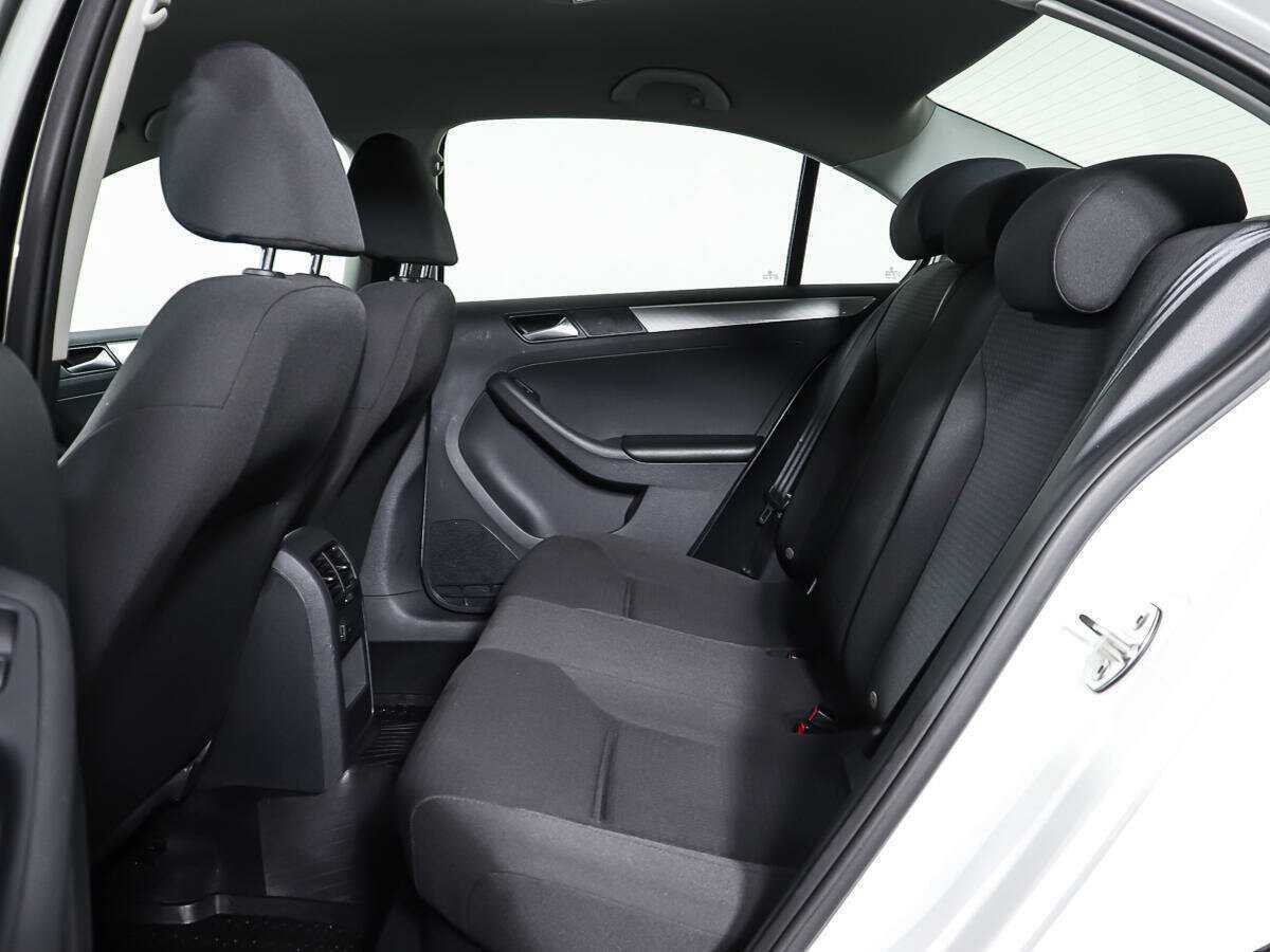 Б/У Фольксваген Джетта 2016 года. Фото: #4