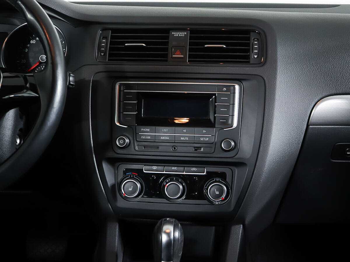 Б/У Фольксваген Джетта 2016 года. Фото: #5