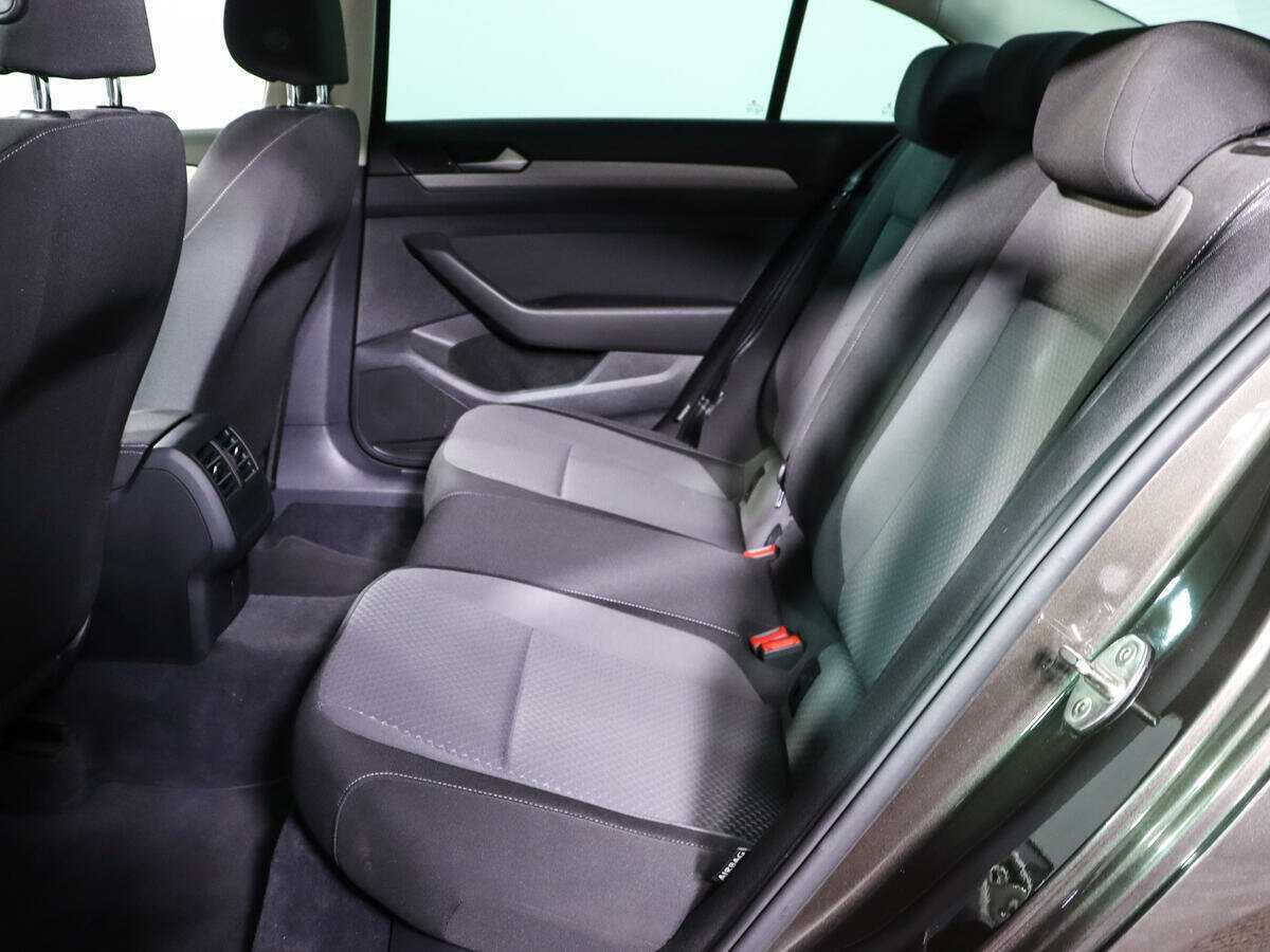 Б/У Фольксваген Пассат 2016 года. Фото: #7