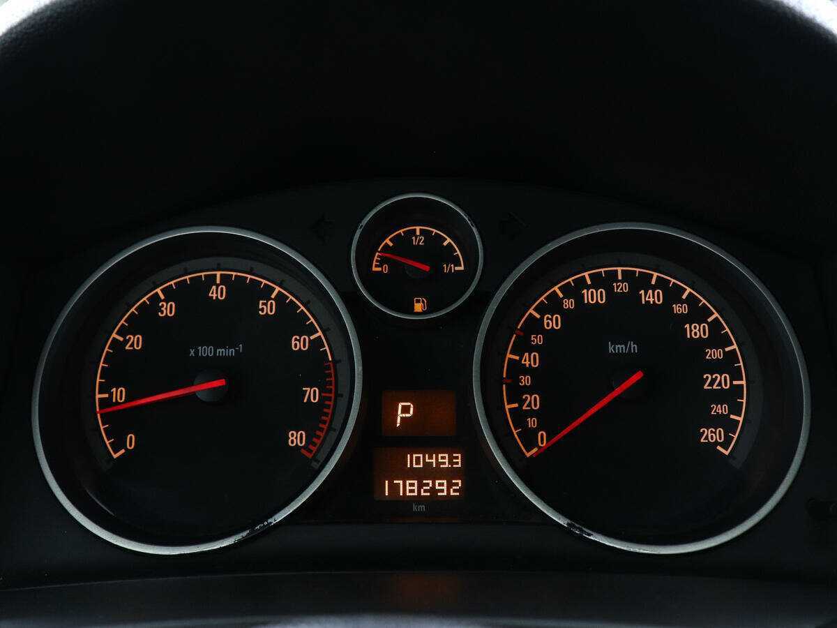 Б/У Опель Астра 2012 года. Фото: #6