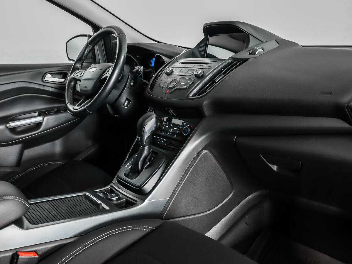 Б/У Форд Куга 2017 года. Фото: #11