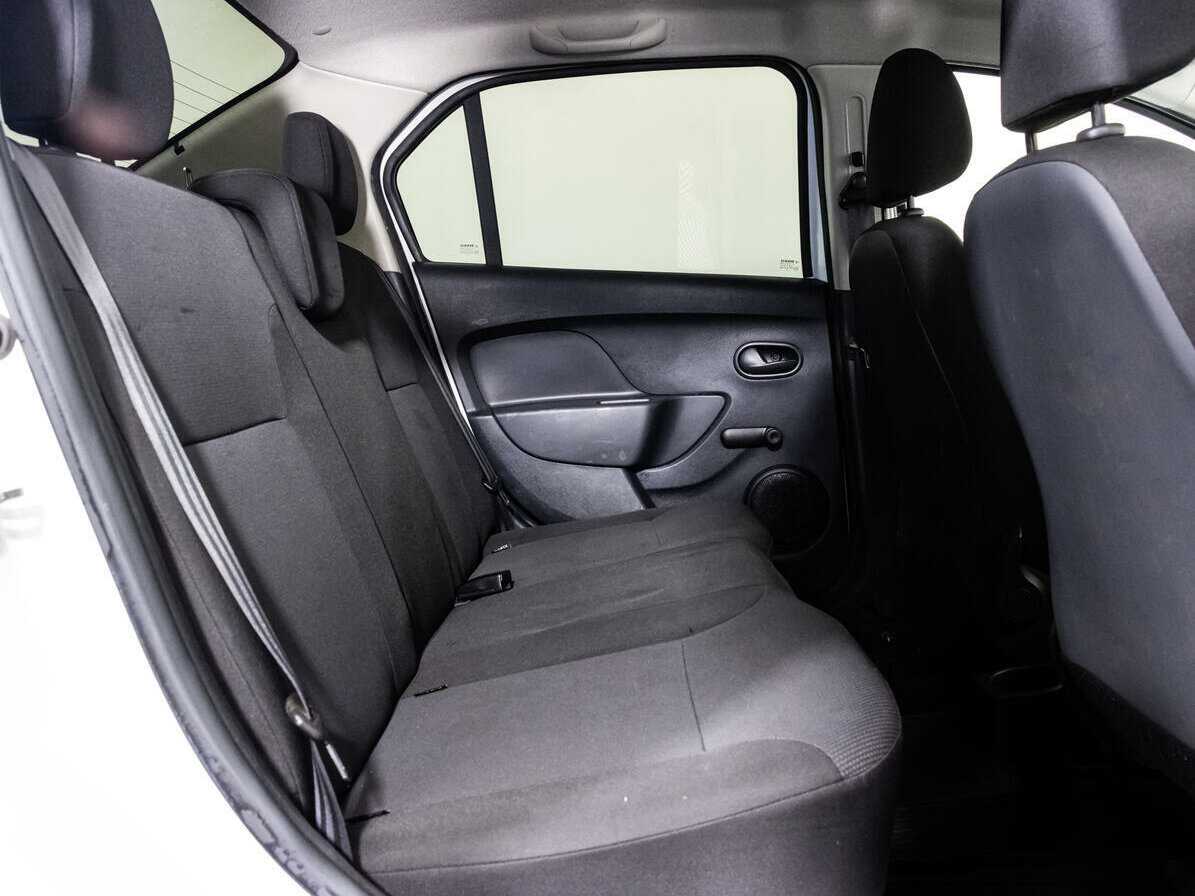 Б/У Рено Логан 2019 года. Фото: #12