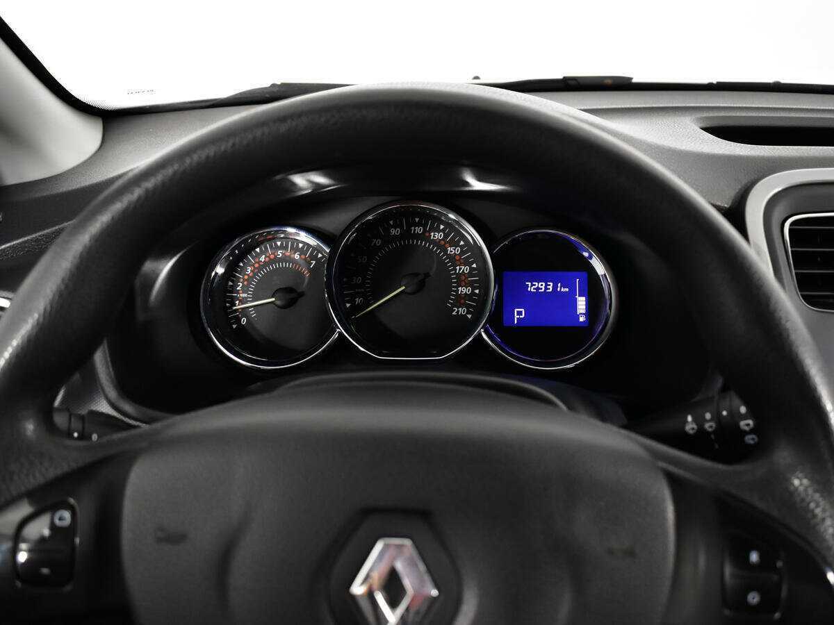 Б/У Рено Сандеро 2017 года. Фото: #8