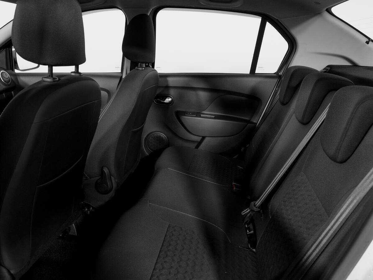 Б/У Рено Логан 2017 года. Фото: #9