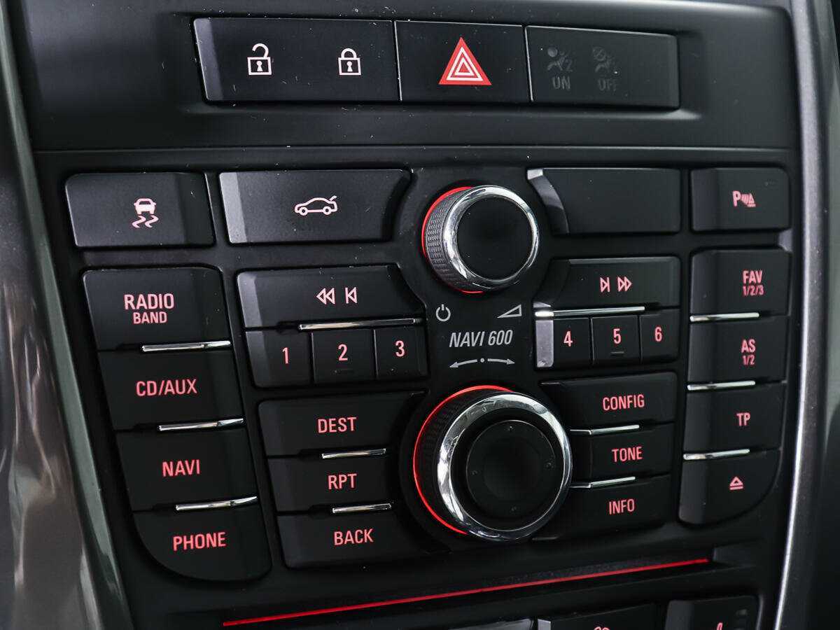 Б/У Опель Астра 2013 года. Фото: #17