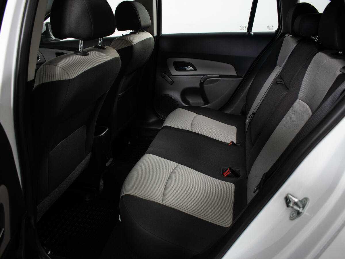 Б/У Шевроле Круз 2014 года. Фото: #9