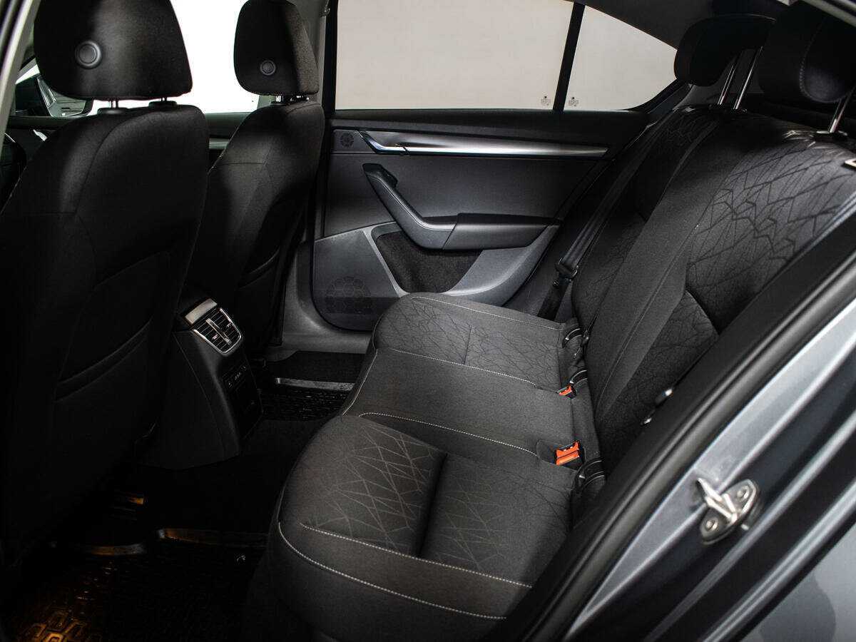 Б/У Шкода Октавия 2018 года. Фото: #9