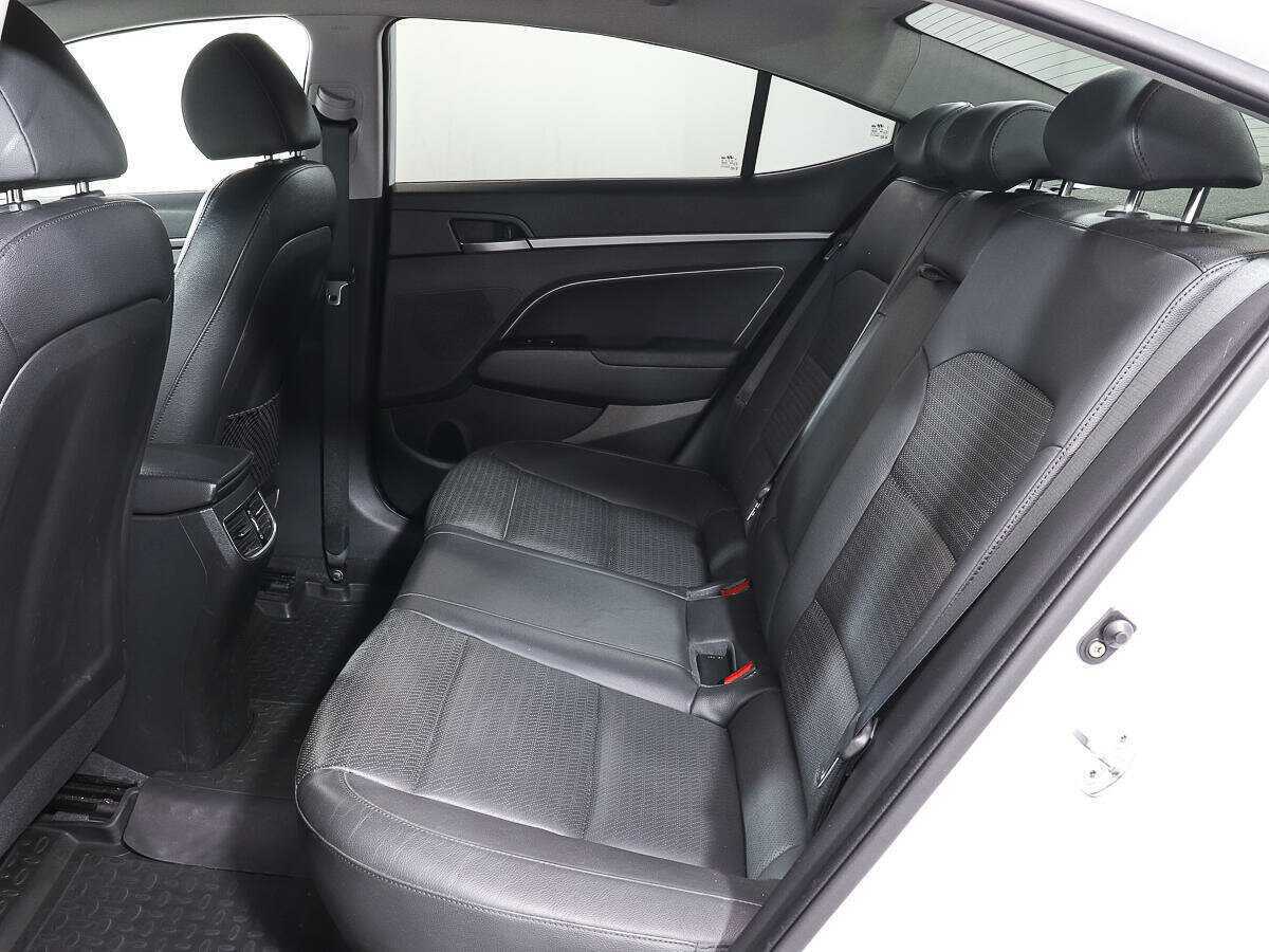 Б/У Хендай Елантра 2017 года. Фото: #8