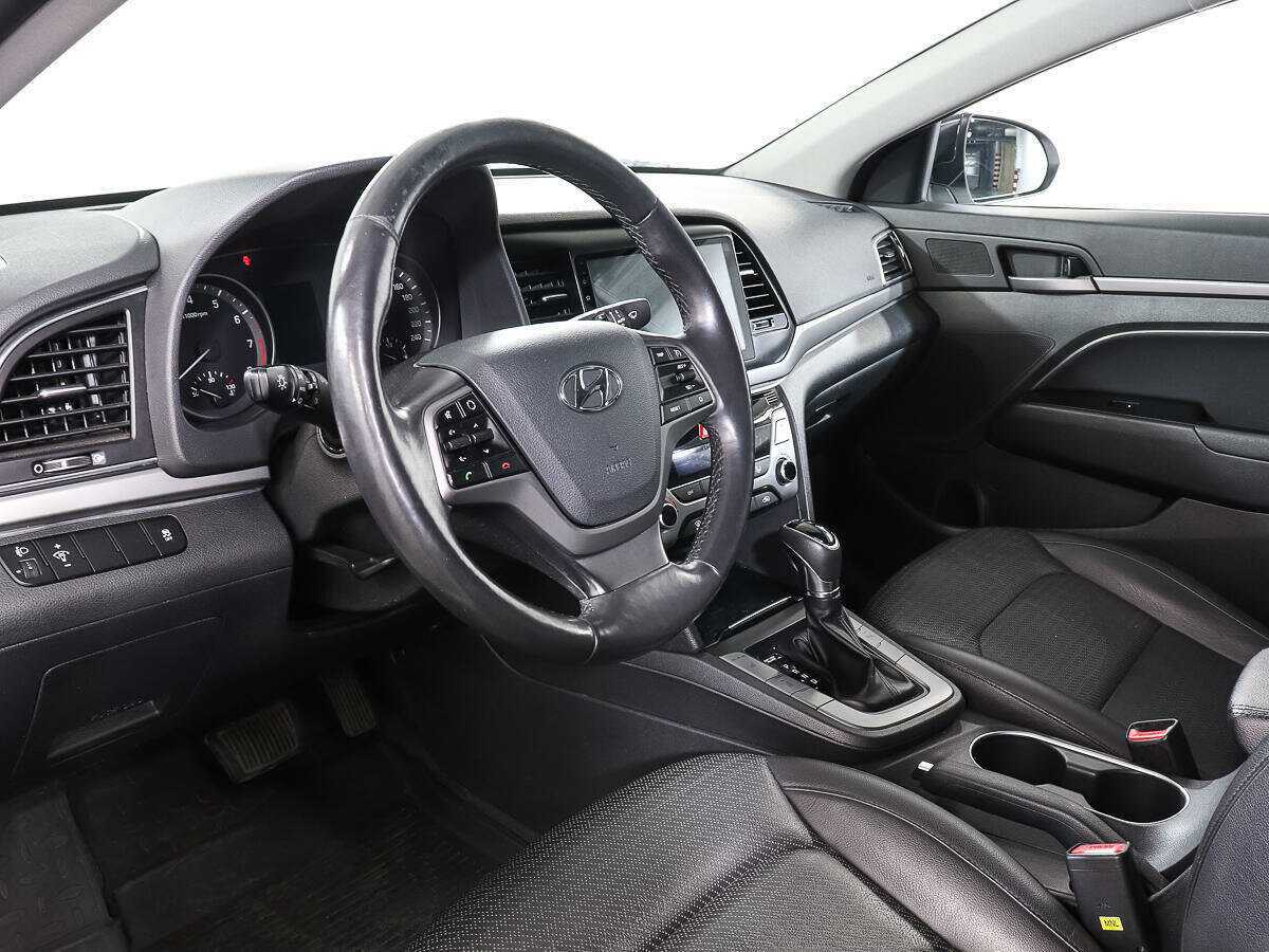 Б/У Хендай Елантра 2017 года. Фото: #11