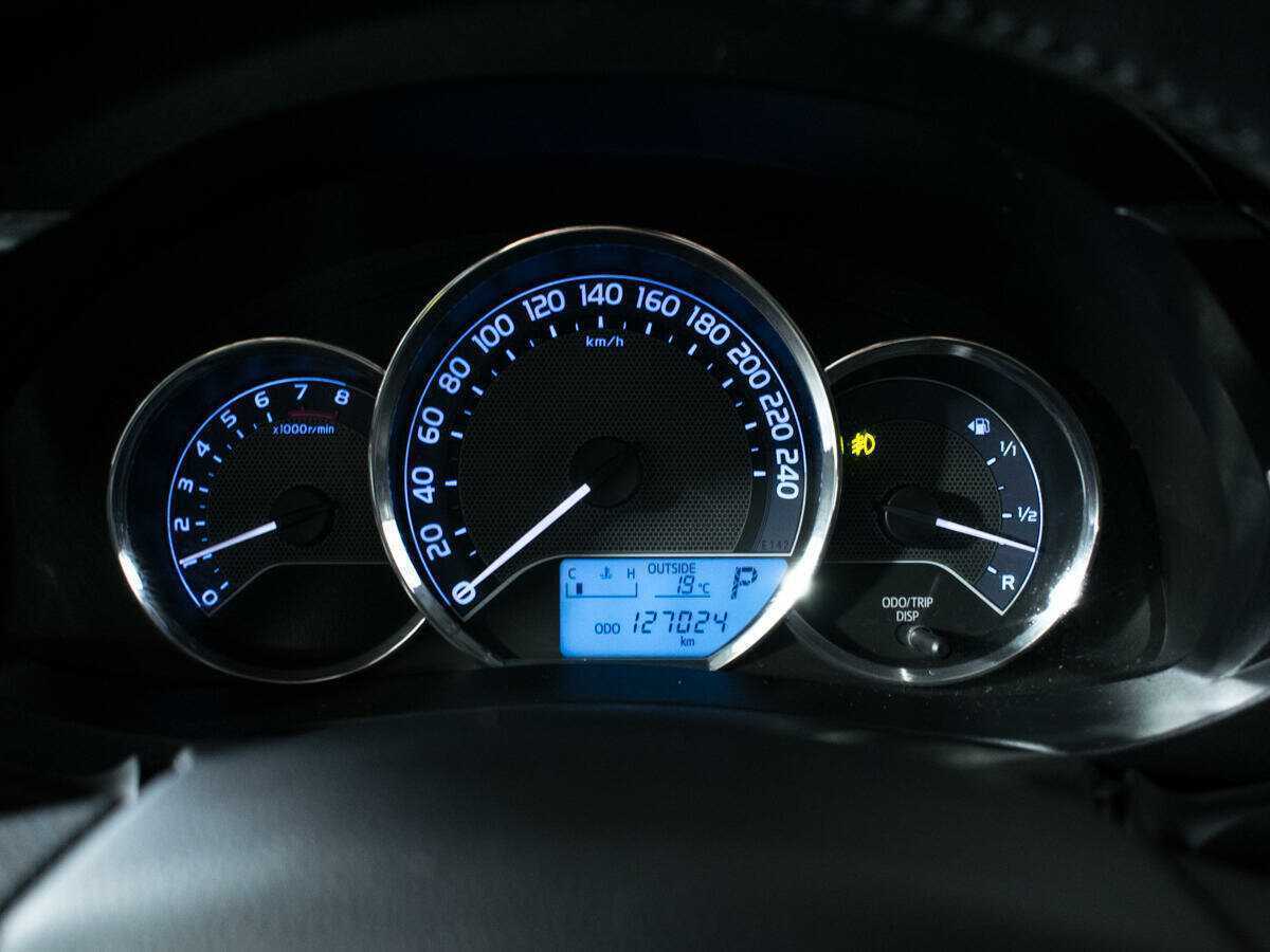 Б/У Тойота Королла 2013 года. Фото: #10