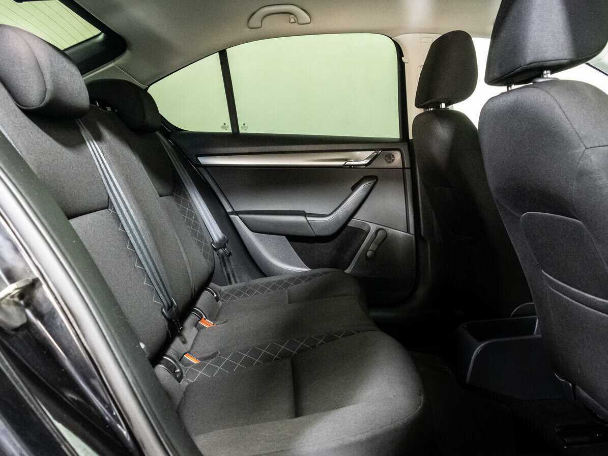 Б/У Шкода Октавия 2018 года. Фото: #13