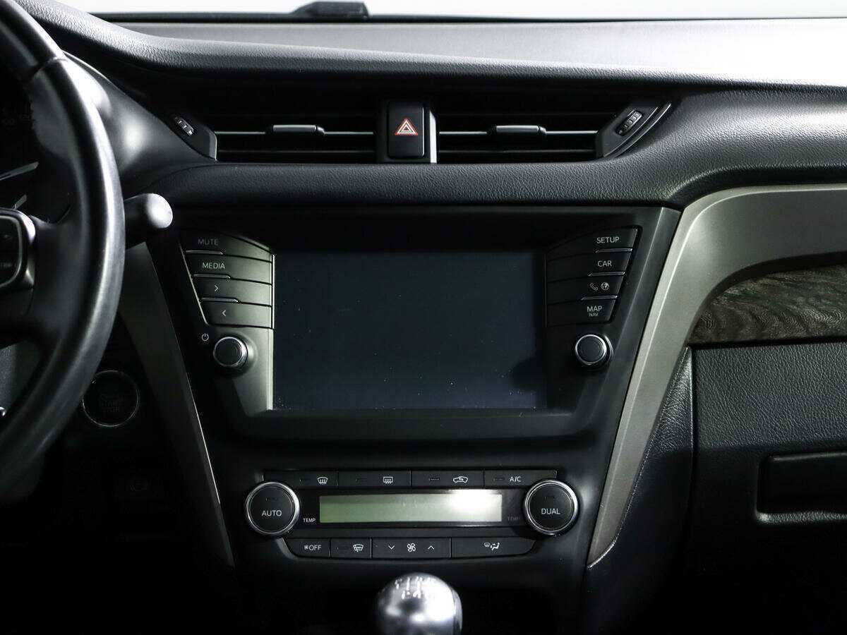 Б/У Тойота Авенсис 2018 года. Фото: #9