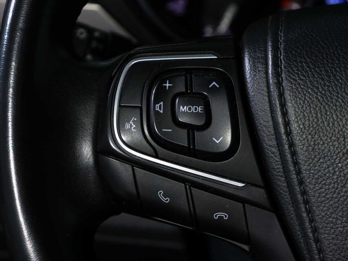 Б/У Тойота Авенсис 2018 года. Фото: #17