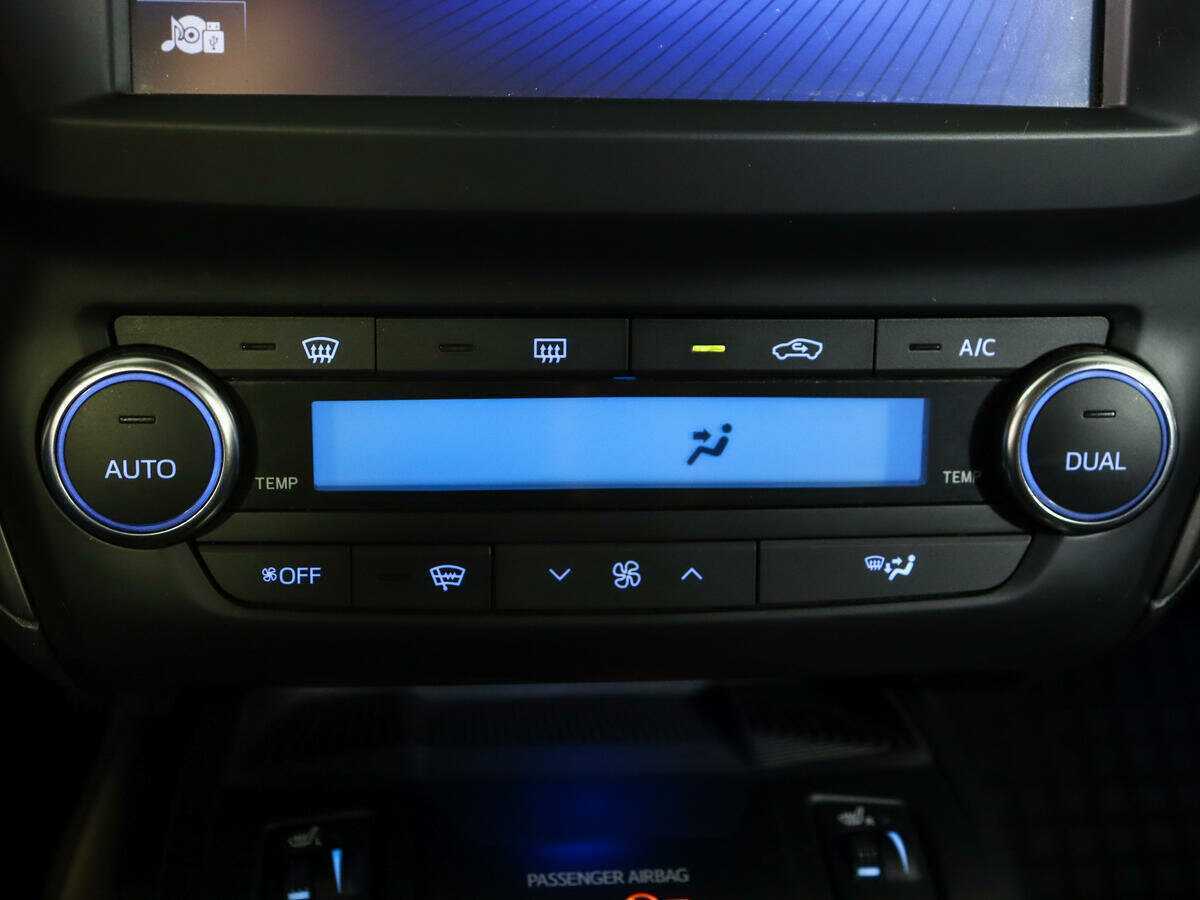 Б/У Тойота Авенсис 2018 года. Фото: #19