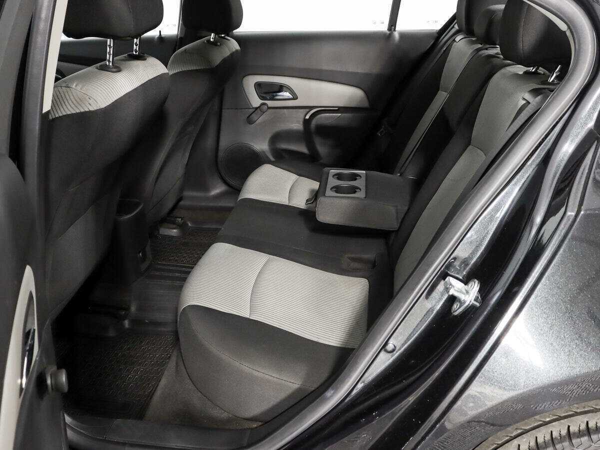 Б/У Шевроле Круз 2012 года. Фото: #9