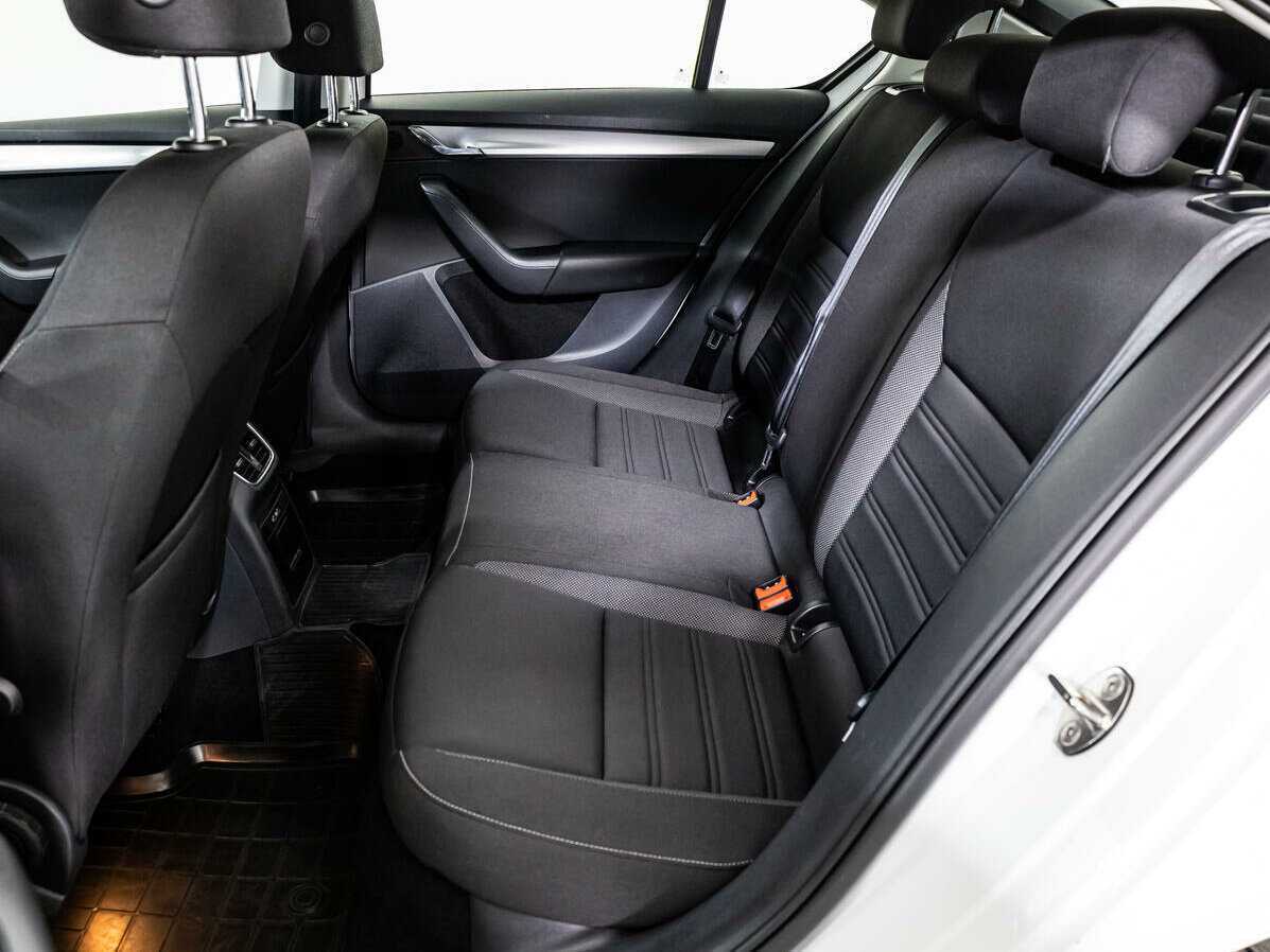 Б/У Шкода Октавия 2019 года. Фото: #9