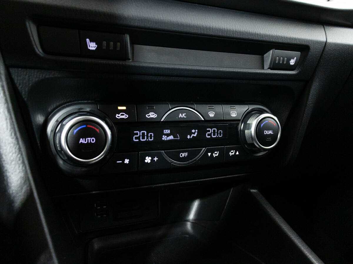 Б/У Мазда 3 2016 года. Фото: #15