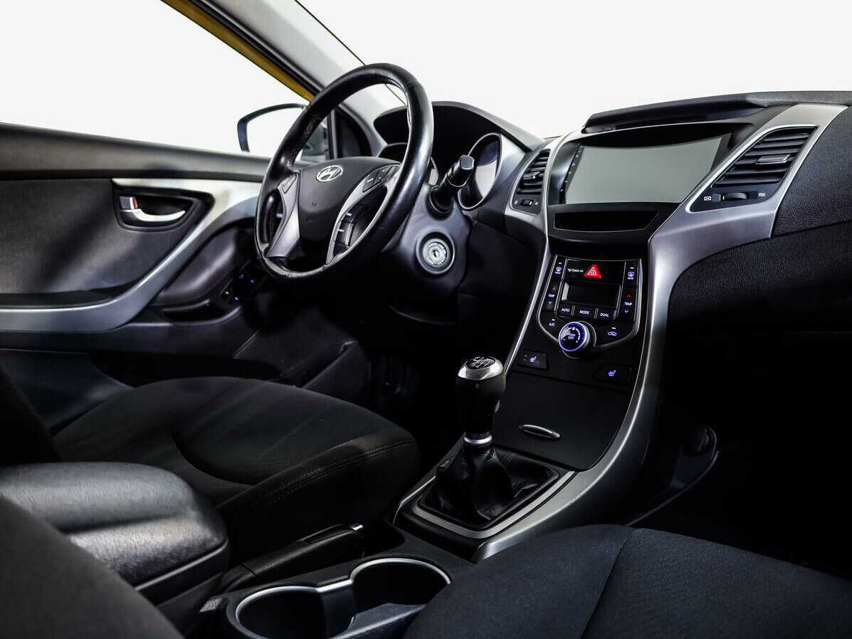 Б/У Хендай Елантра 2015 года. Фото: #7