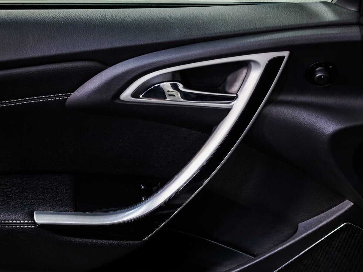 Б/У Опель Астра 2012 года. Фото: #17