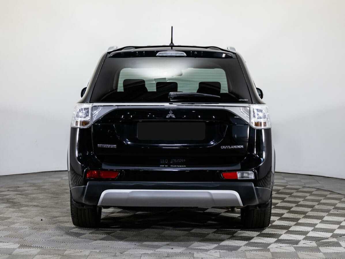 Б/У Митсубиши Оутлэндер 2014 года. Фото: #5