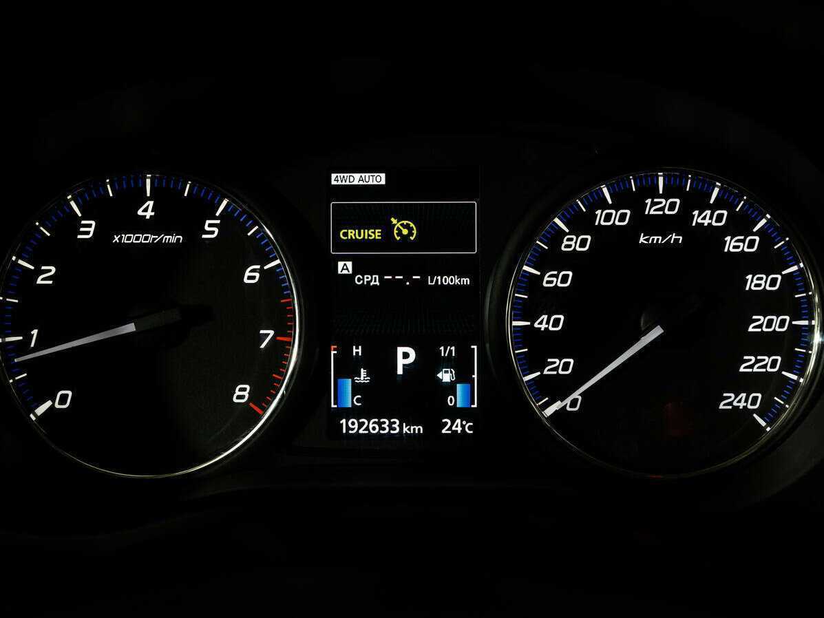 Б/У Митсубиши Оутлэндер 2014 года. Фото: #19