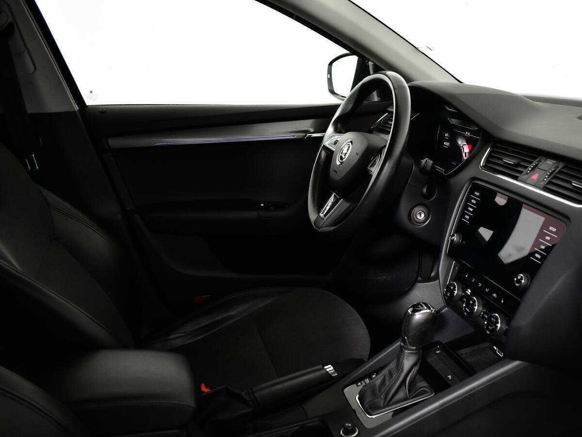 Б/У Шкода Октавия 2019 года. Фото: #7