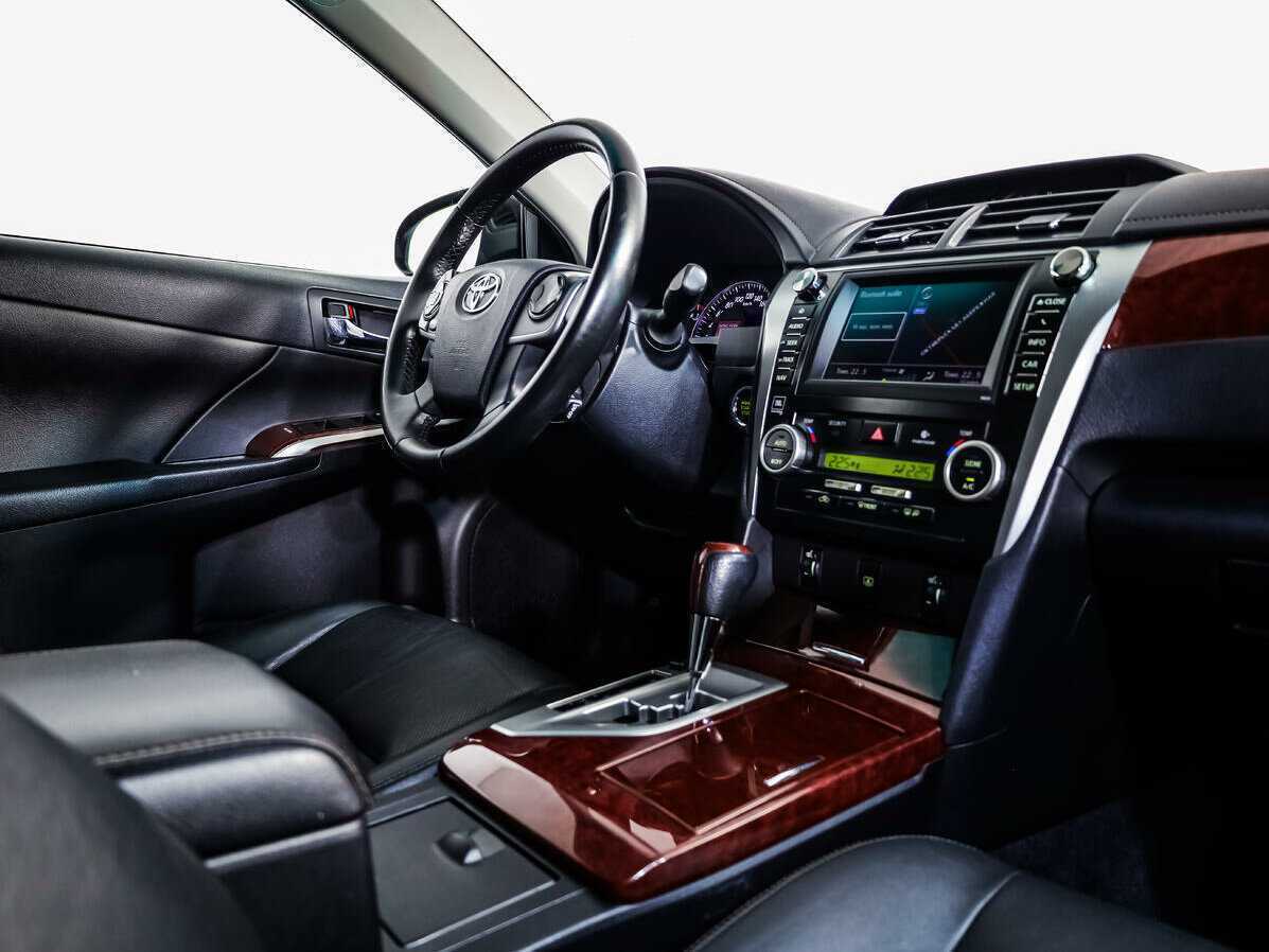 Б/У Тойота Камри 2013 года. Фото: #7