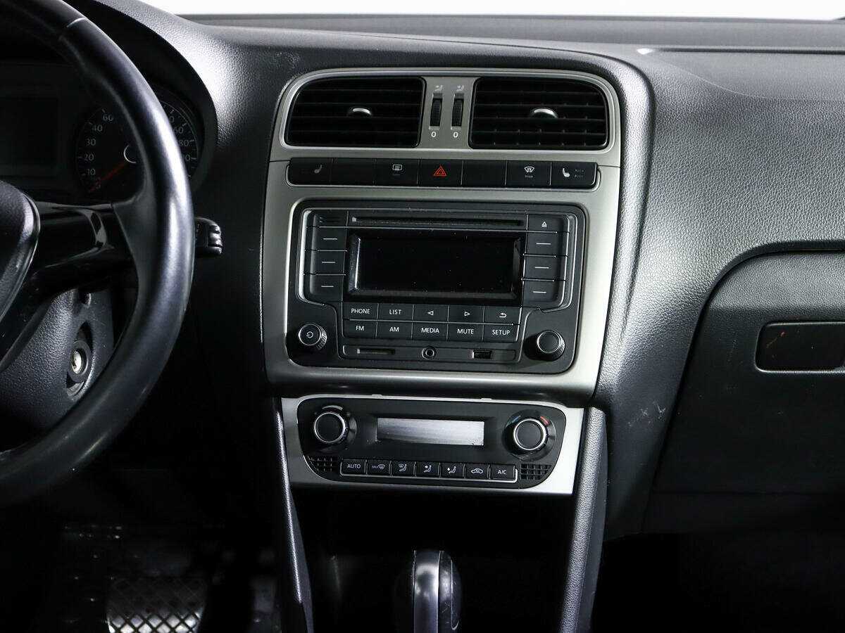 Б/У Фольксваген Поло 2016 года. Фото: #12