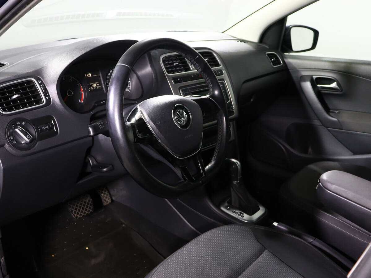 Б/У Фольксваген Поло 2016 года. Фото: #13