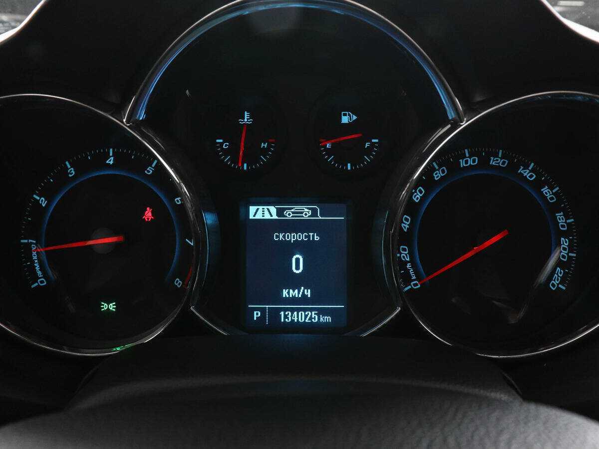 Б/У Шевроле Круз 2013 года. Фото: #8