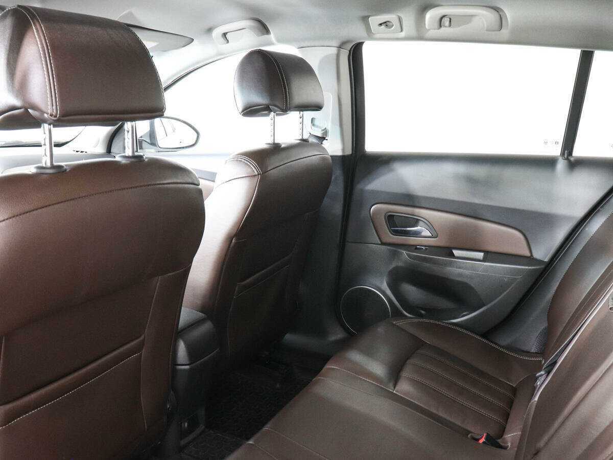 Б/У Шевроле Круз 2013 года. Фото: #9