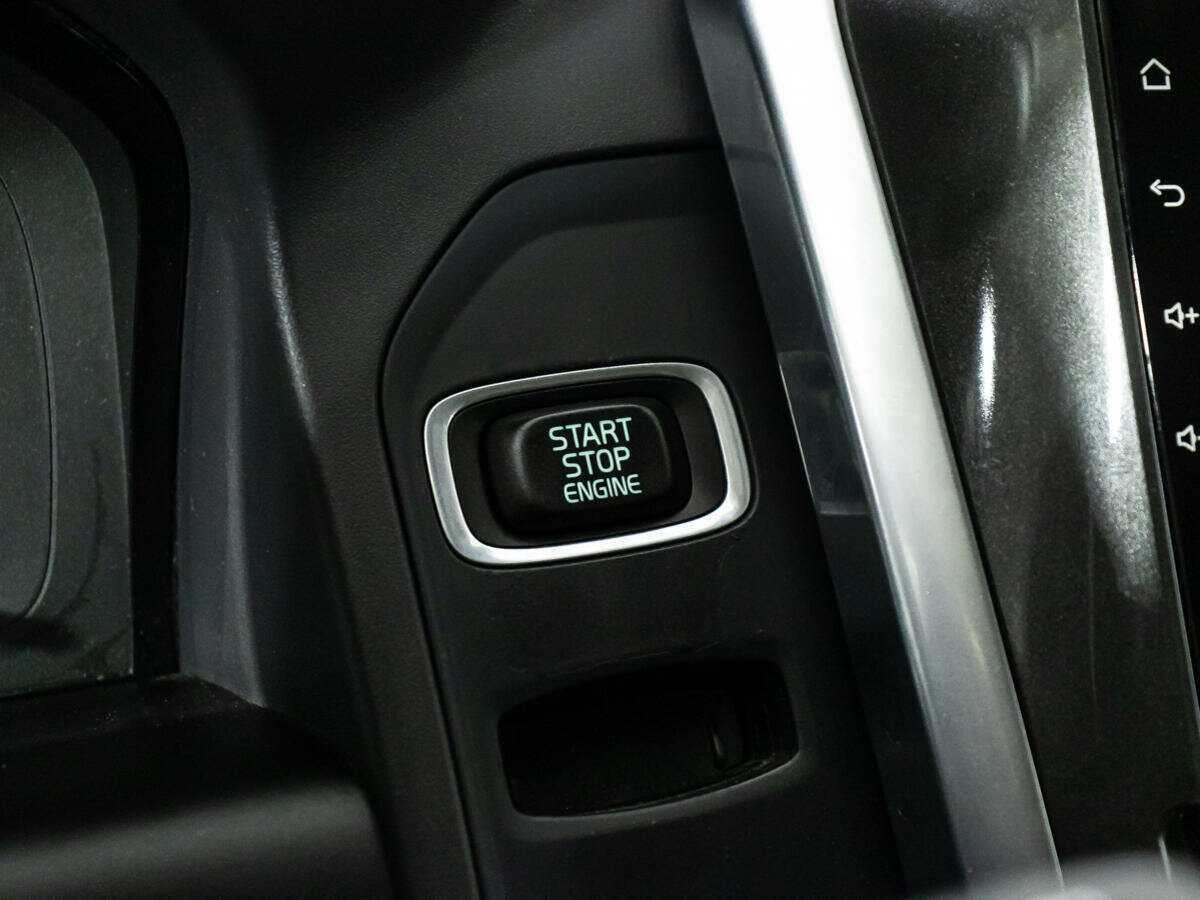 Б/У Вольво ИксЦ60 2012 года. Фото: #17